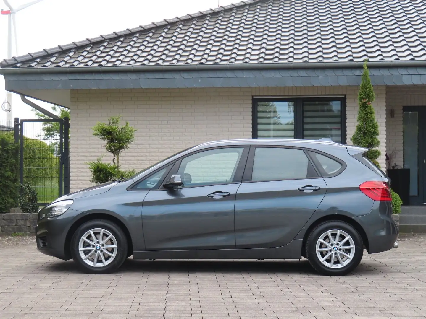 BMW 218 Advantage *Aut. / El. Klappe* Grau - 2