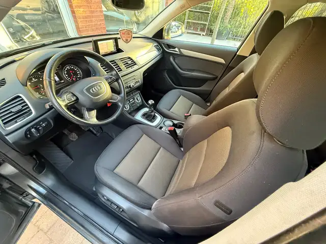 Audi Q3 view 17