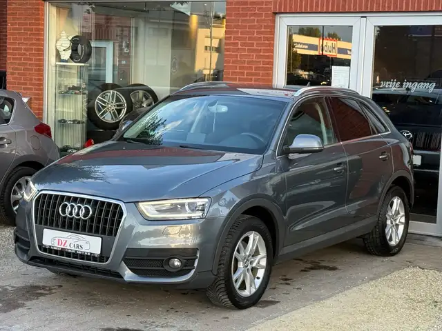 Audi Q3 view 6