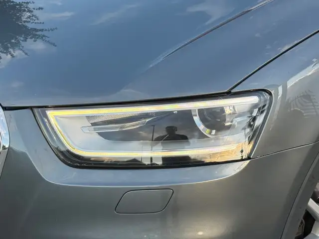 Audi Q3 view 4