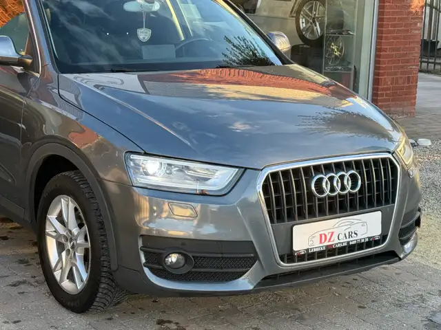 Audi Q3 view 9
