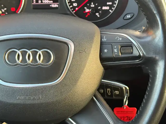 Audi Q3 view 24