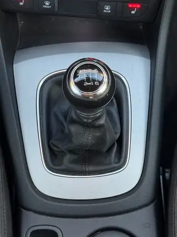 Audi Q3 view 30