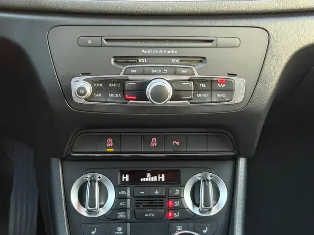 Audi Q3 view 27