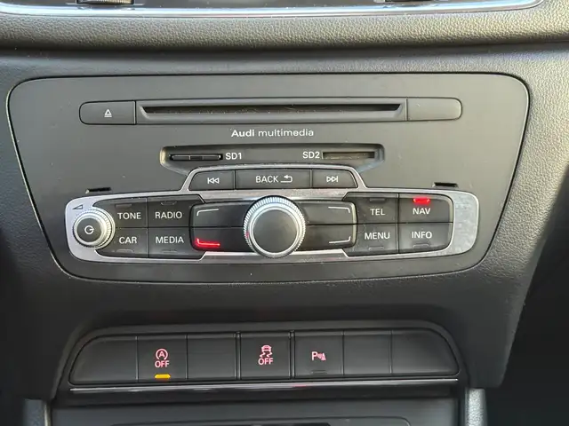 Audi Q3 view 28