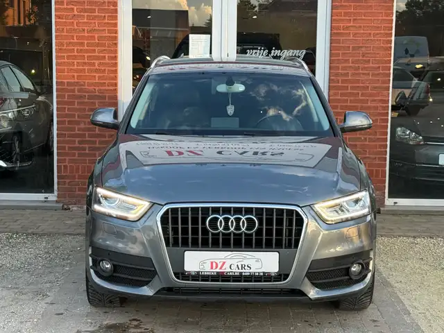 Audi Q3 view 7
