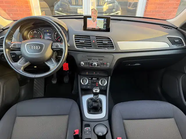 Audi Q3 view 20