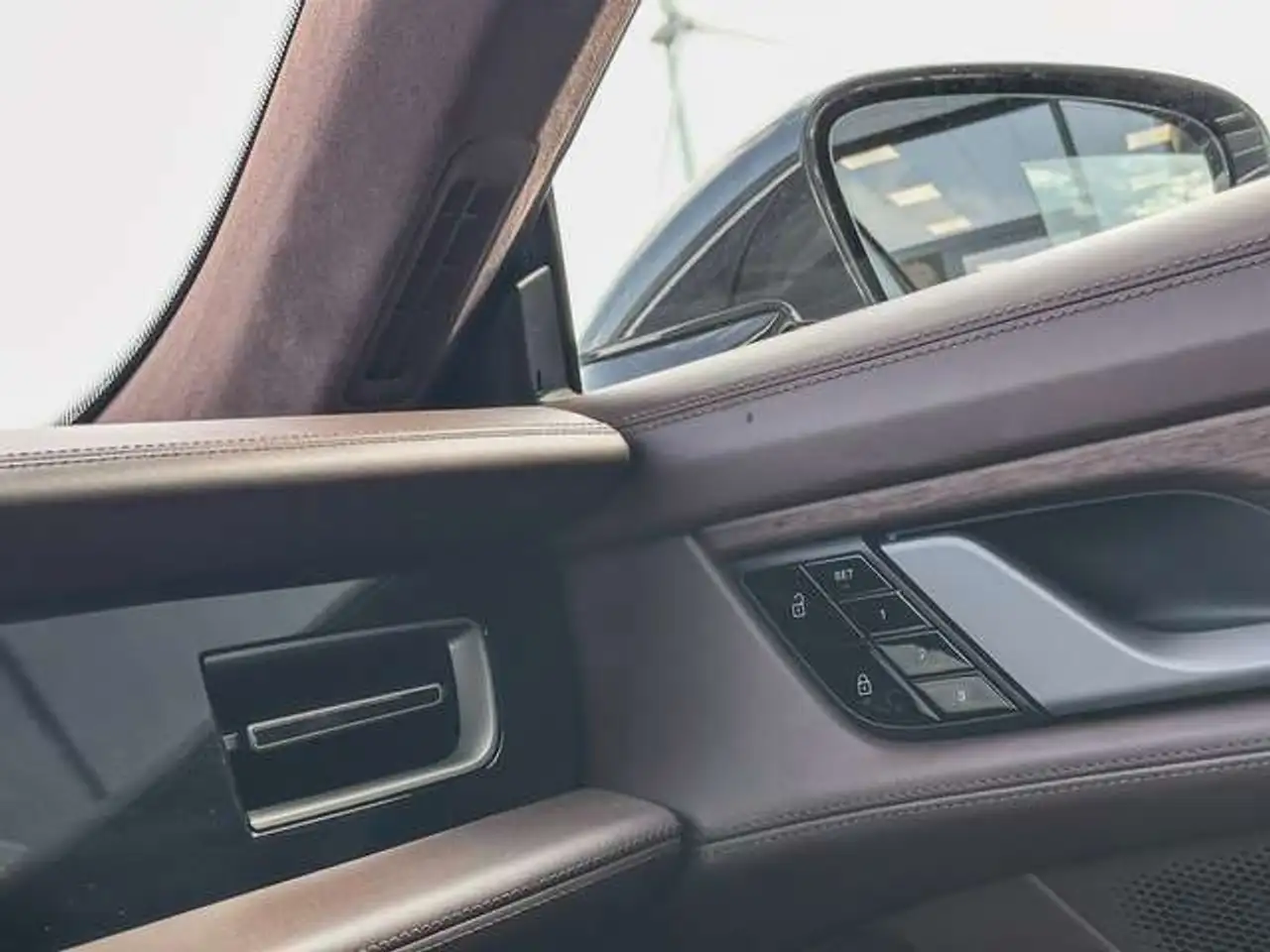 Porsche Taycan 'Turbo' 93.4 kWh Wood Interior 625 pk Full Op, миниатюра 10