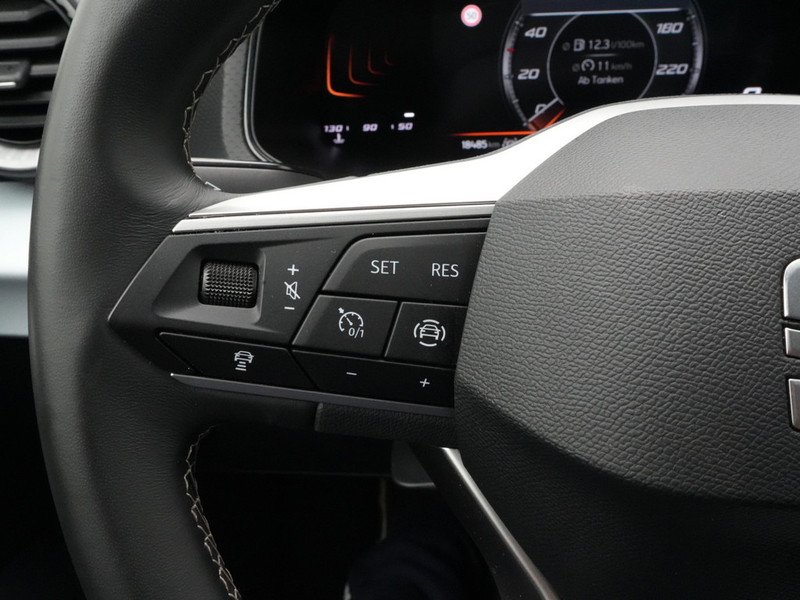 SEAT Arona Style KEYLESS PDC NAVI ACC SHZ CARPLAY KAM — photo 7