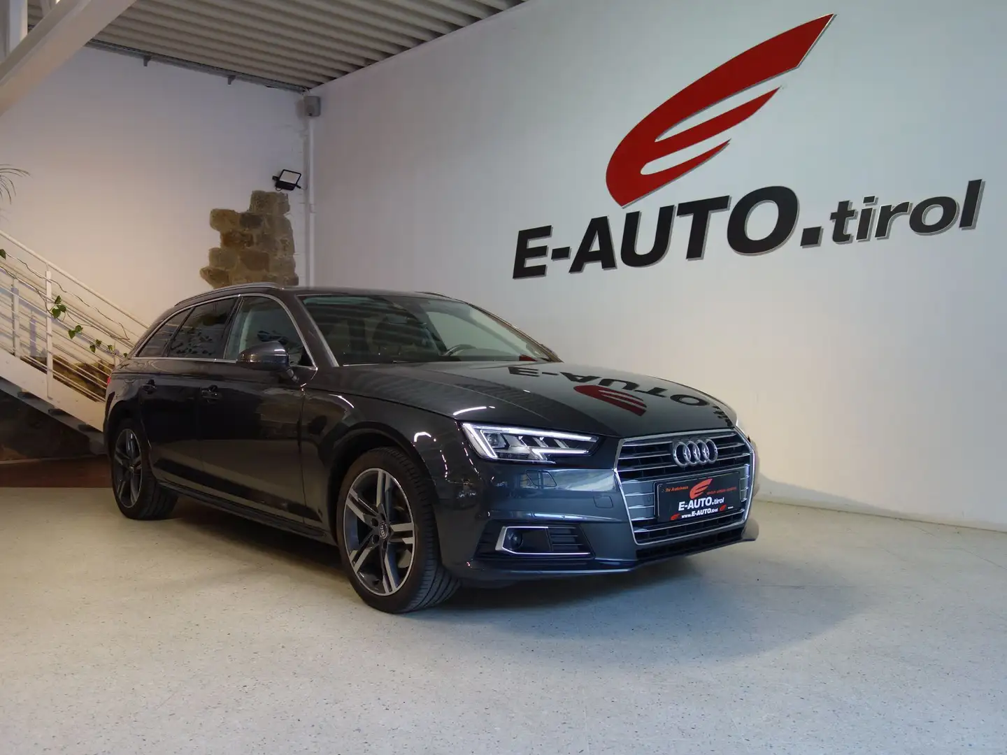 Audi A4 TFSI S-tronic SPORT *ACC *MATRIX *CARPLAY *AHK Grau - 1
