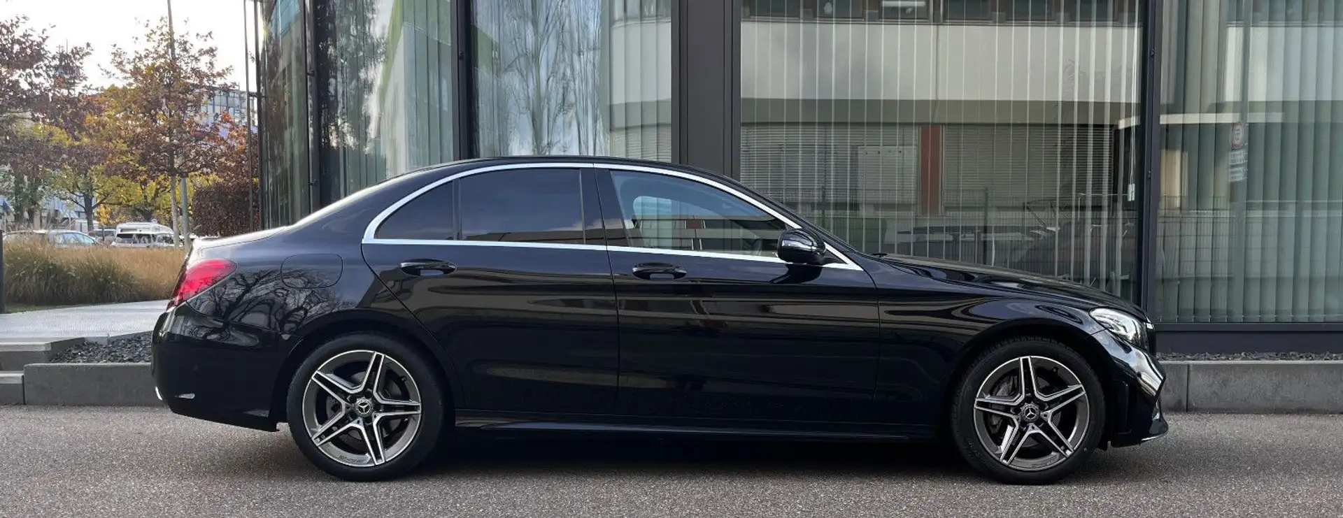 Mercedes-Benz C 200 4Matic*AMG Line*LED*Kamera* Schwarz - 2
