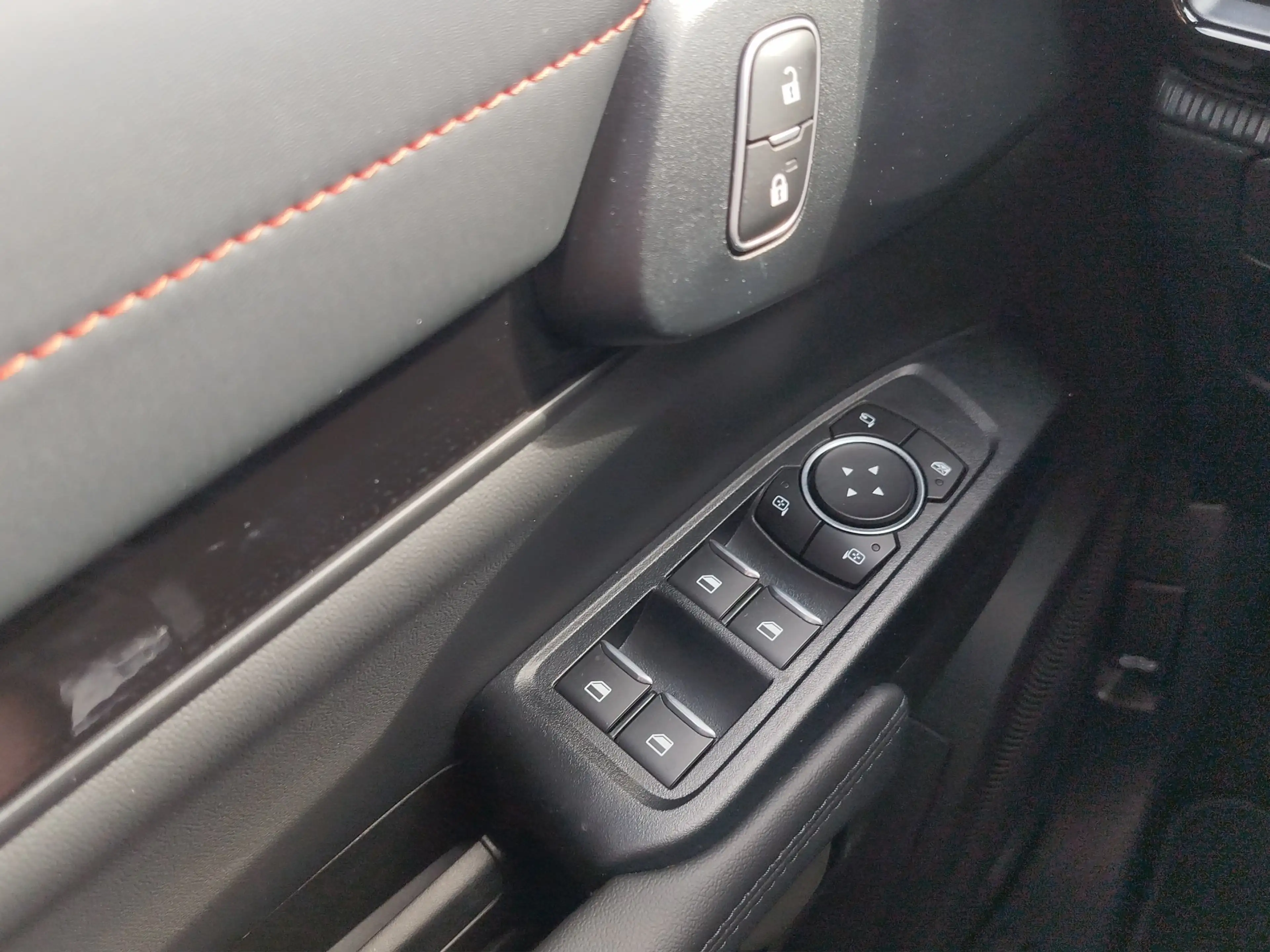 Ford Ranger Wildtrak 2.3 EB e-4WD *ROLLO*AHK*LED*A/T* — photo 14