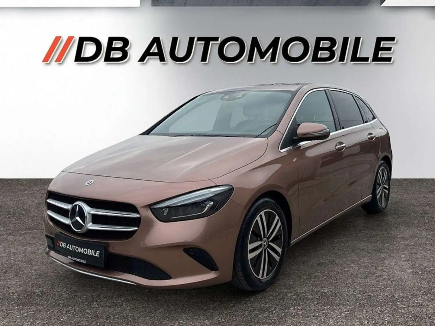 Mercedes-Benz B 200 d Aut, Widescreen, Rückfahrkamera Braun - 1
