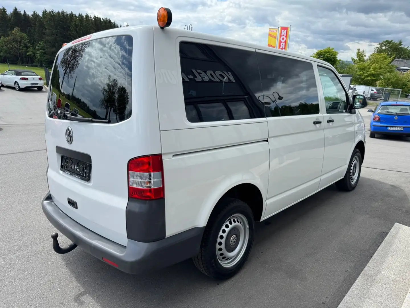 Volkswagen T5 Transporter T5 Kombi 9 Sitze Blanc - 2