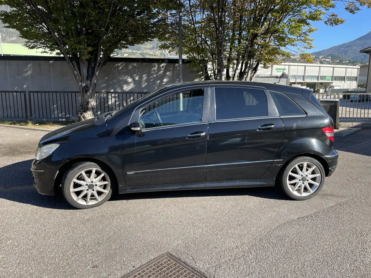 Mercedes-Benz B 200