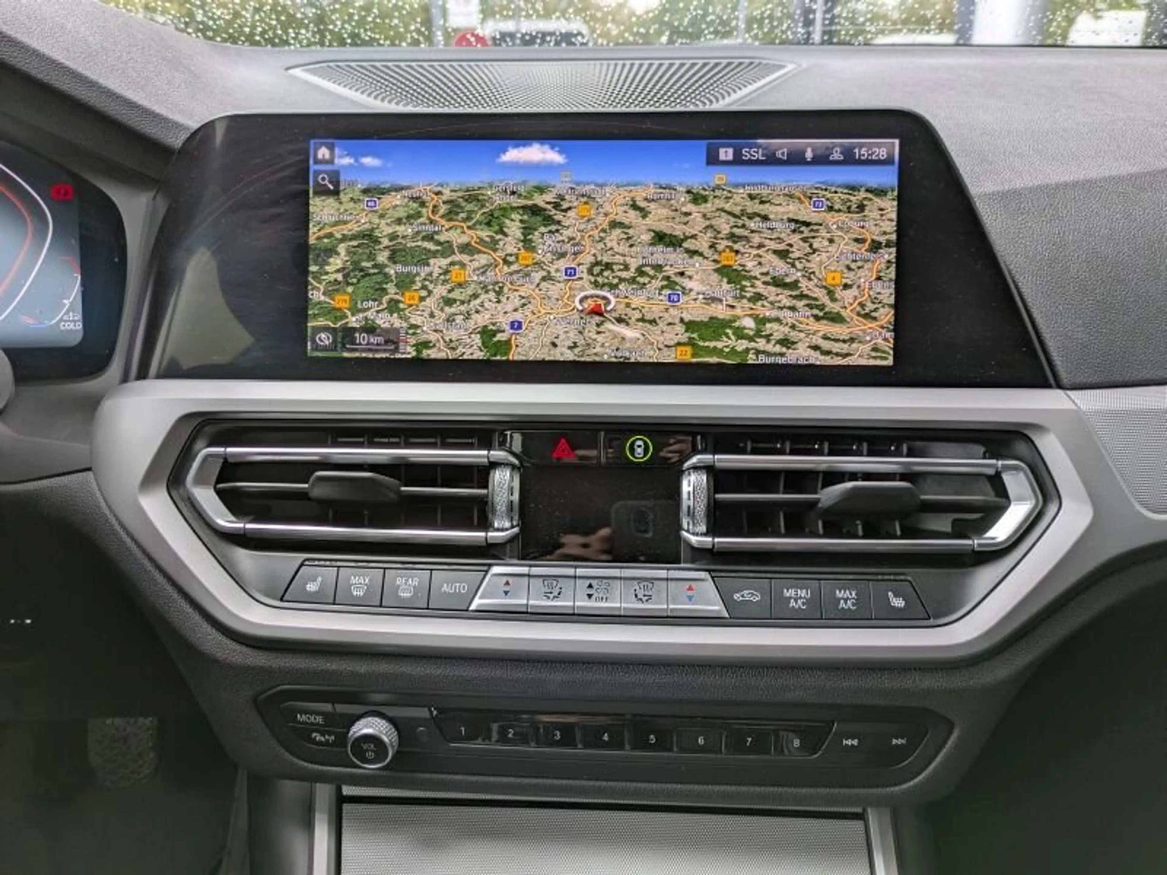 BMW 318 d Tour. LiveCockpit. Standheizung. — photo 9