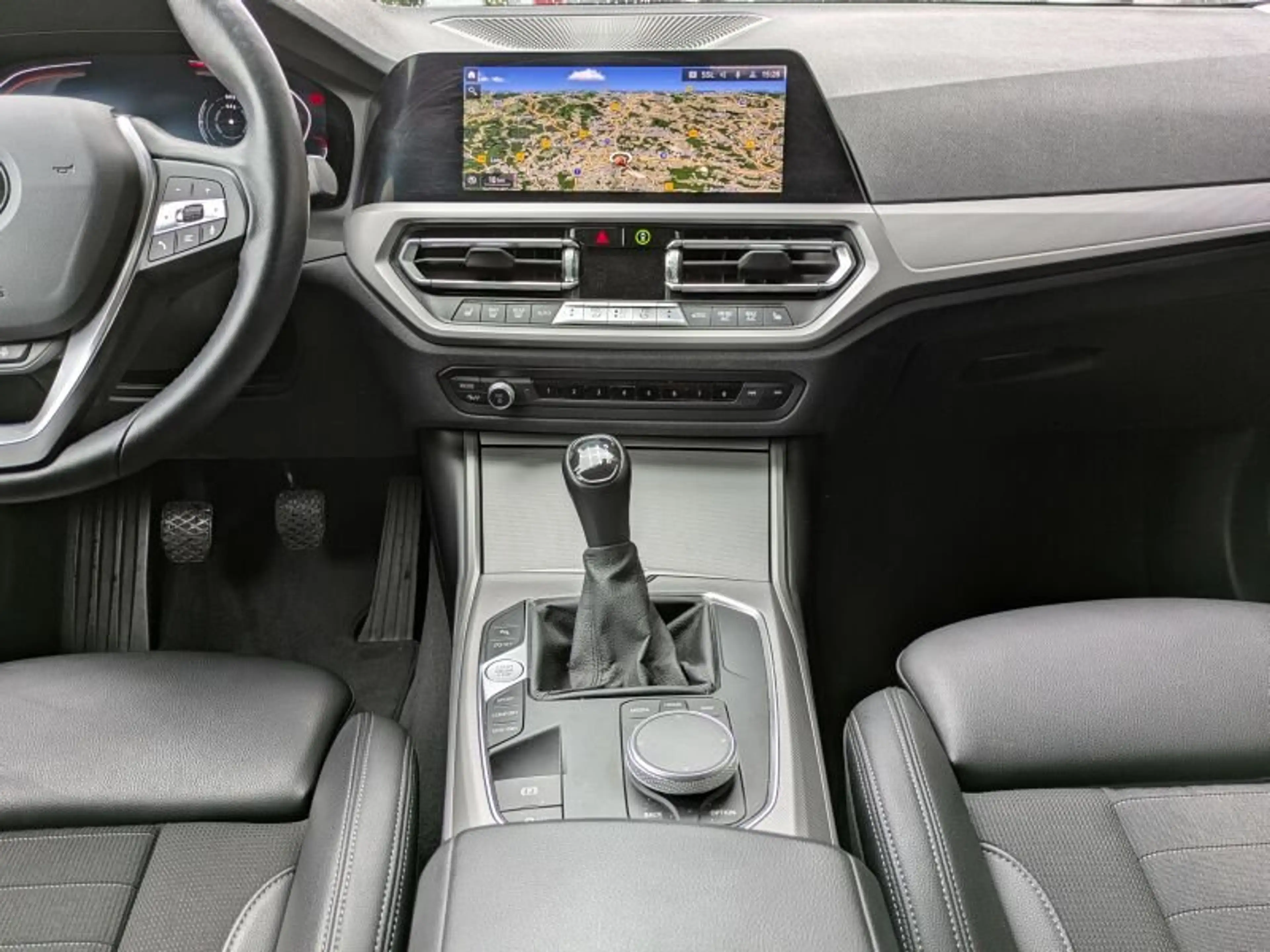BMW 318 d Tour. LiveCockpit. Standheizung. — photo 11