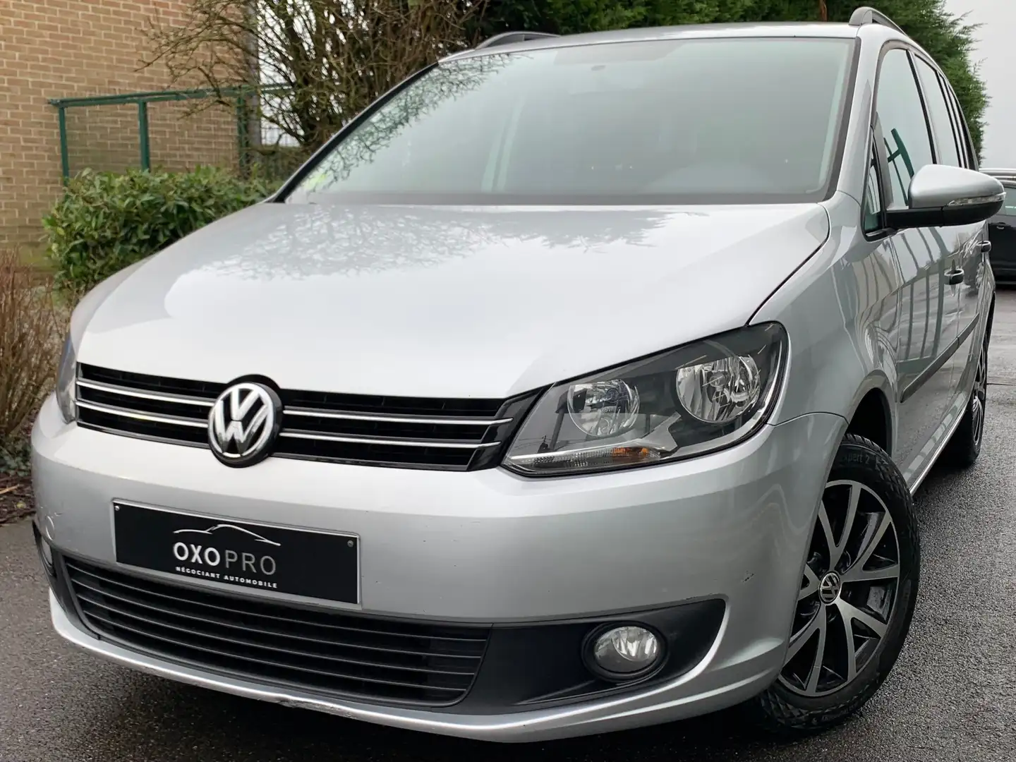 Volkswagen Touran 1.6TDI DSG / Boite Auto / Clim Auto / Cruise / PDC Grijs - 1