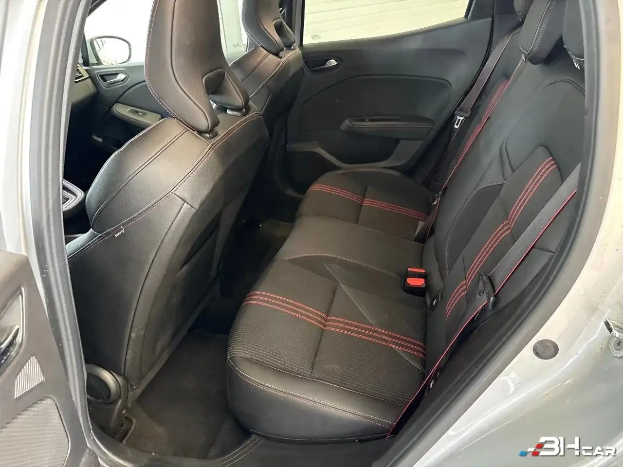 Renault Clio Citadine 5 portes — photo 19
