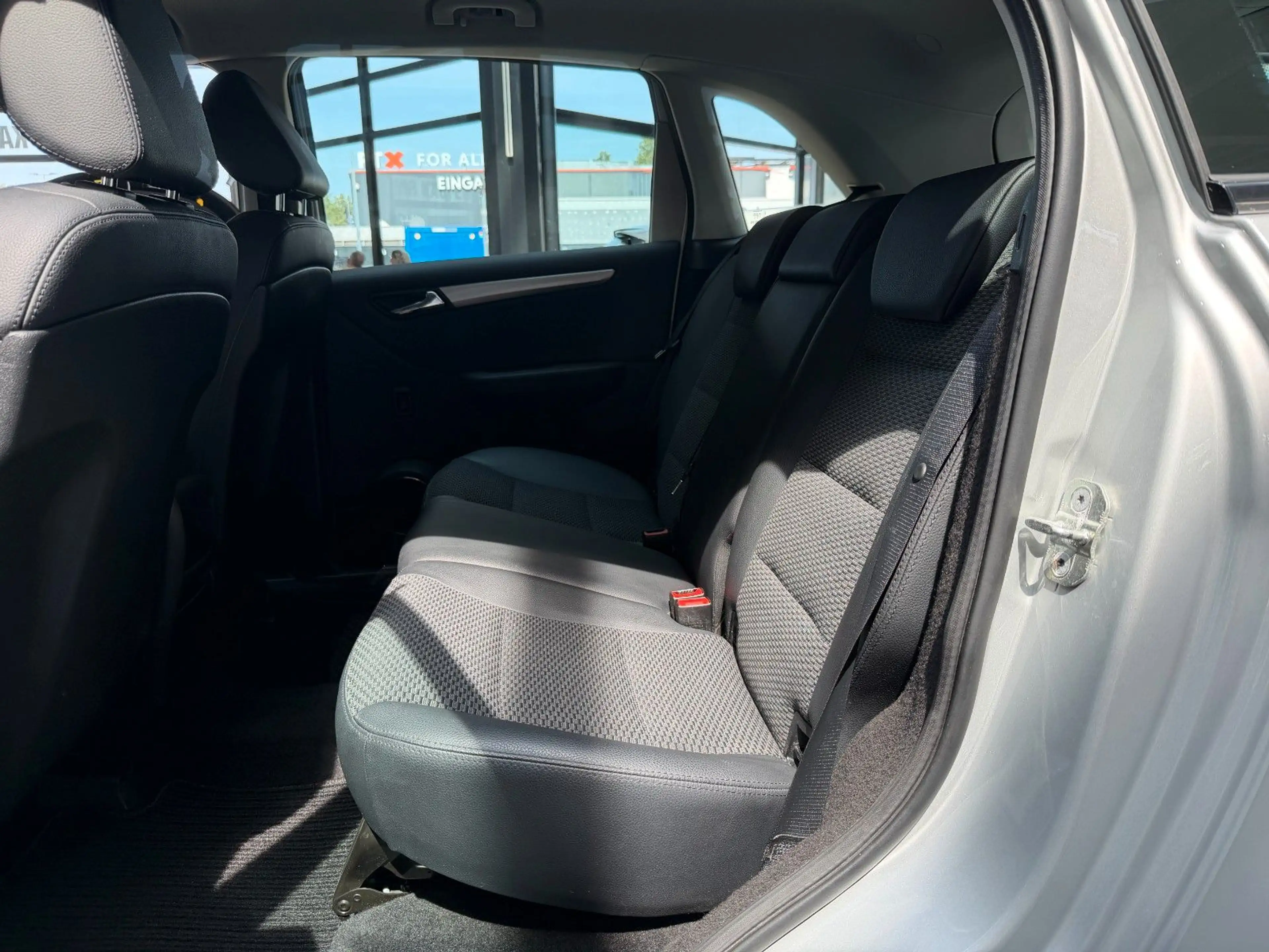 Mercedes-Benz B 160 Klima, Anhängerkupplung, Sitzheizung — photo 15