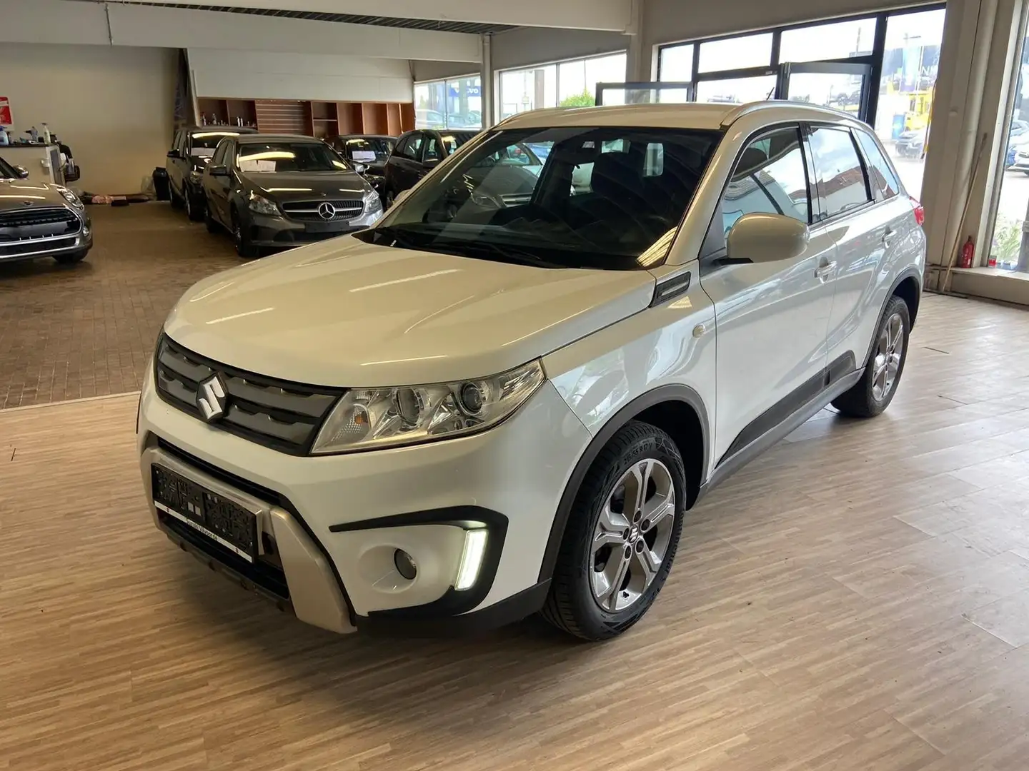 Suzuki Vitara 1.6i 4x2 GL+ Blanc - 1