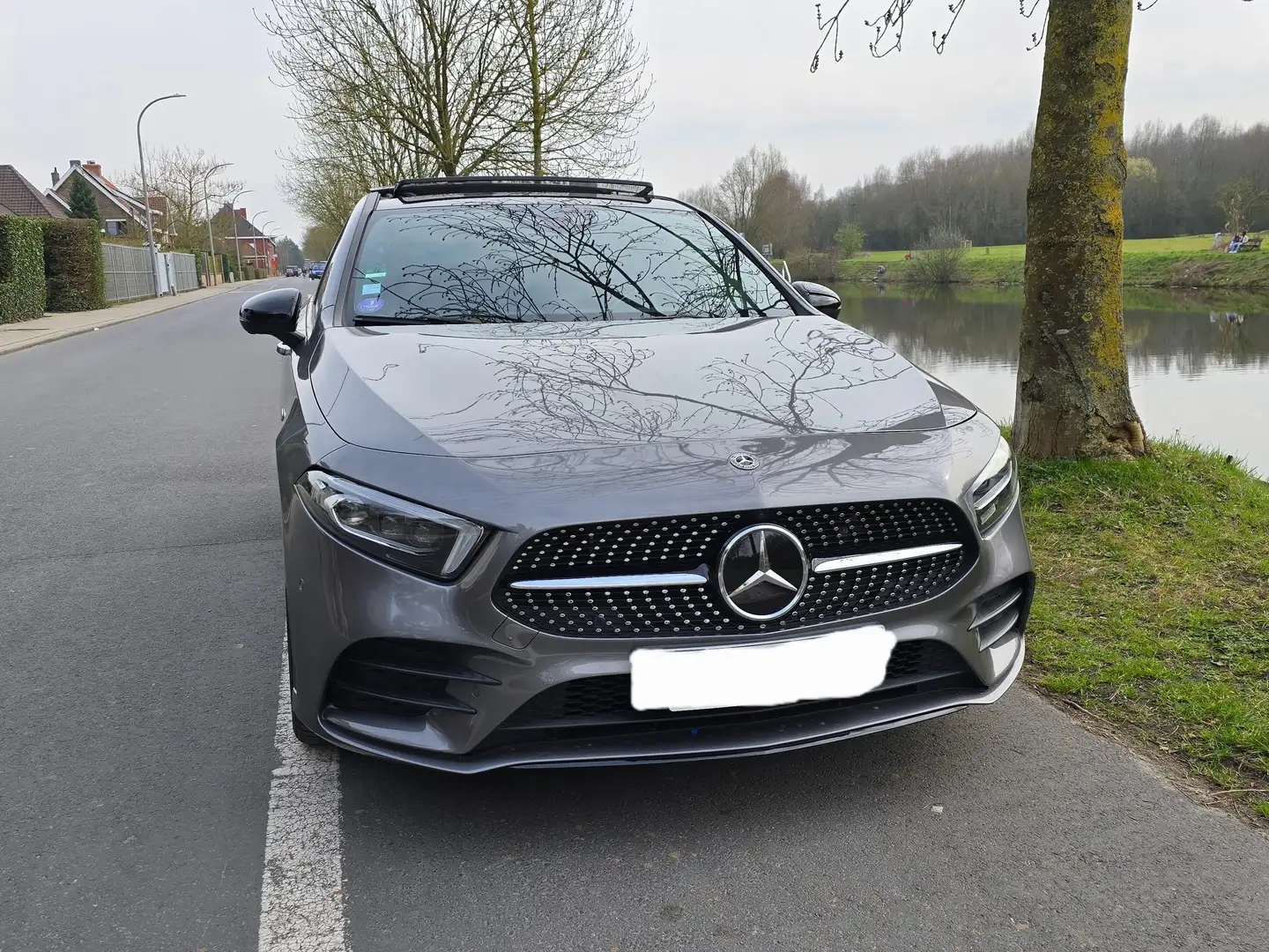 Mercedes-Benz A 250 Classe+A+250+e+8G-DCT+AMG+Line Gris - 2