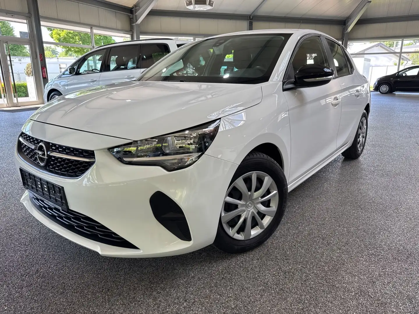 Opel Corsa F 1.2i Edition DAB Winter PDC Wit - 1