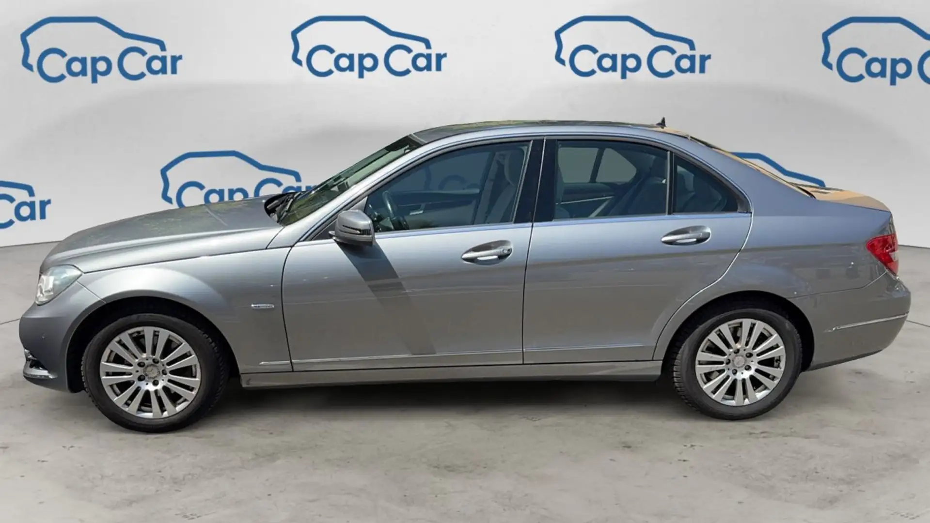 Mercedes-Benz III 220 CDi 2.1 170 7G-TRONIC+ Elegance - Automati - 2