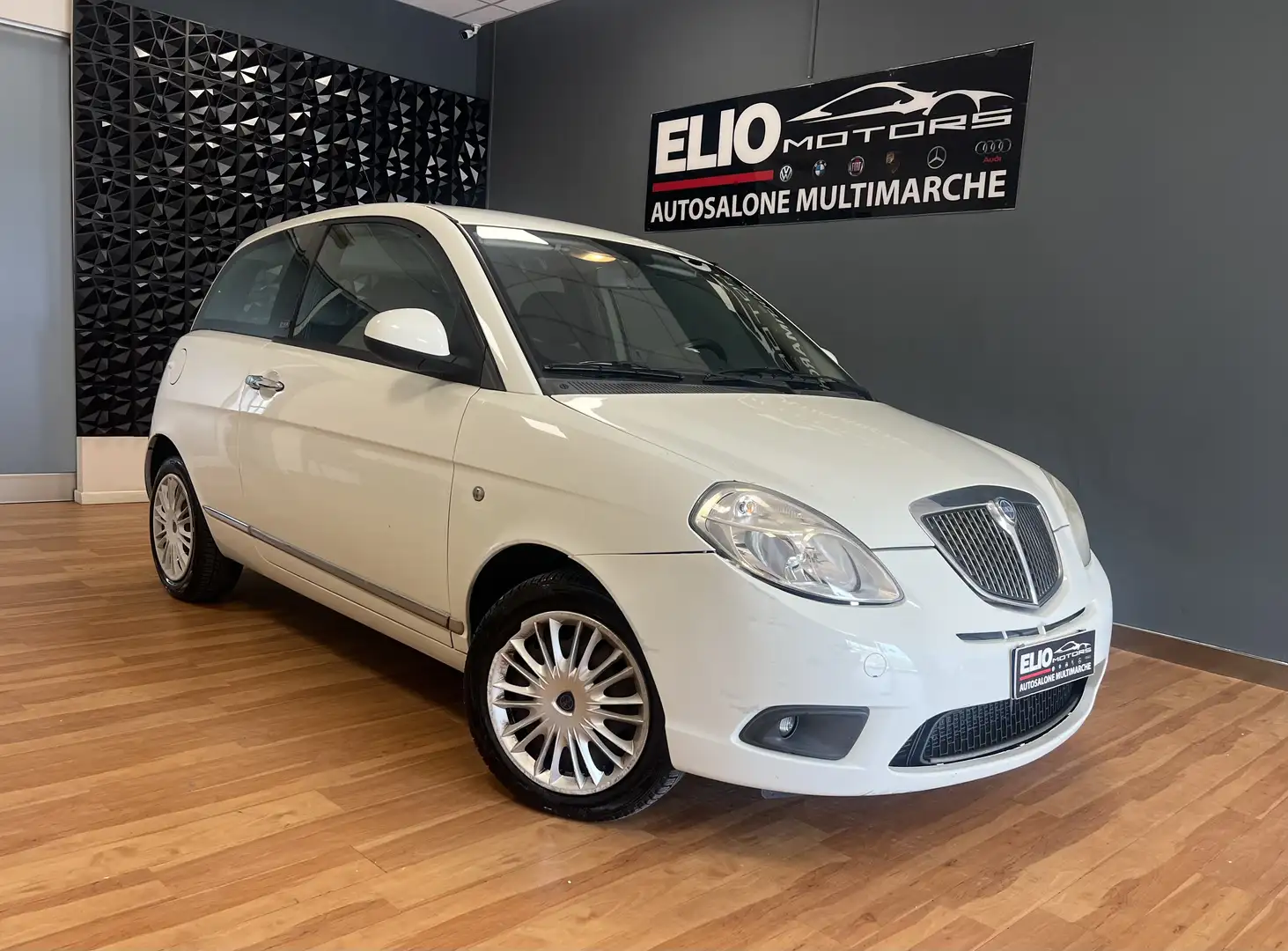 Lancia Ypsilon 1.3 mjt 16v Diva - 1