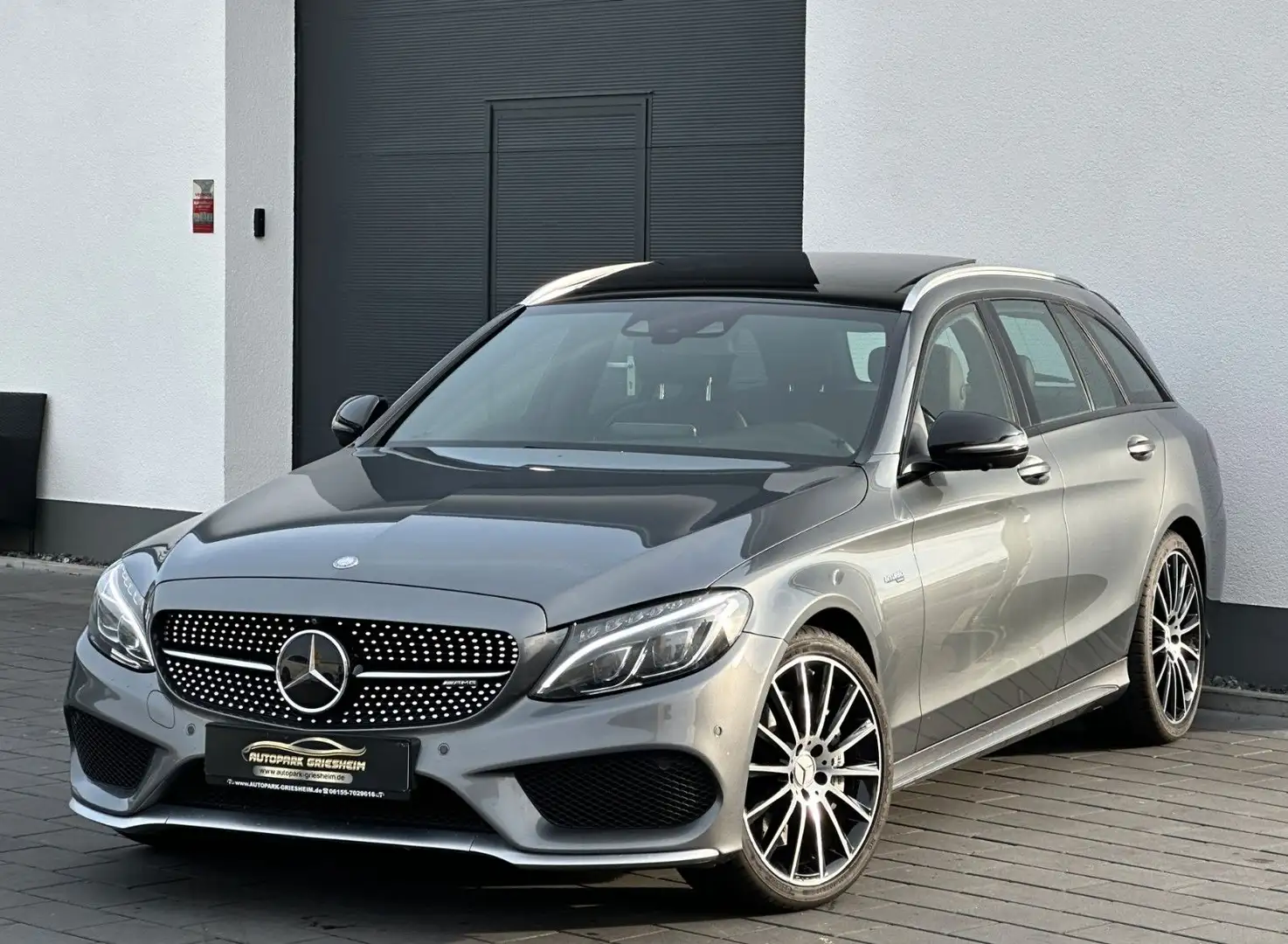 Mercedes-Benz C 43 AMG 4-Matic*2H*COMAND*PANO*360°MEMORY*Dist+ Grau - 1