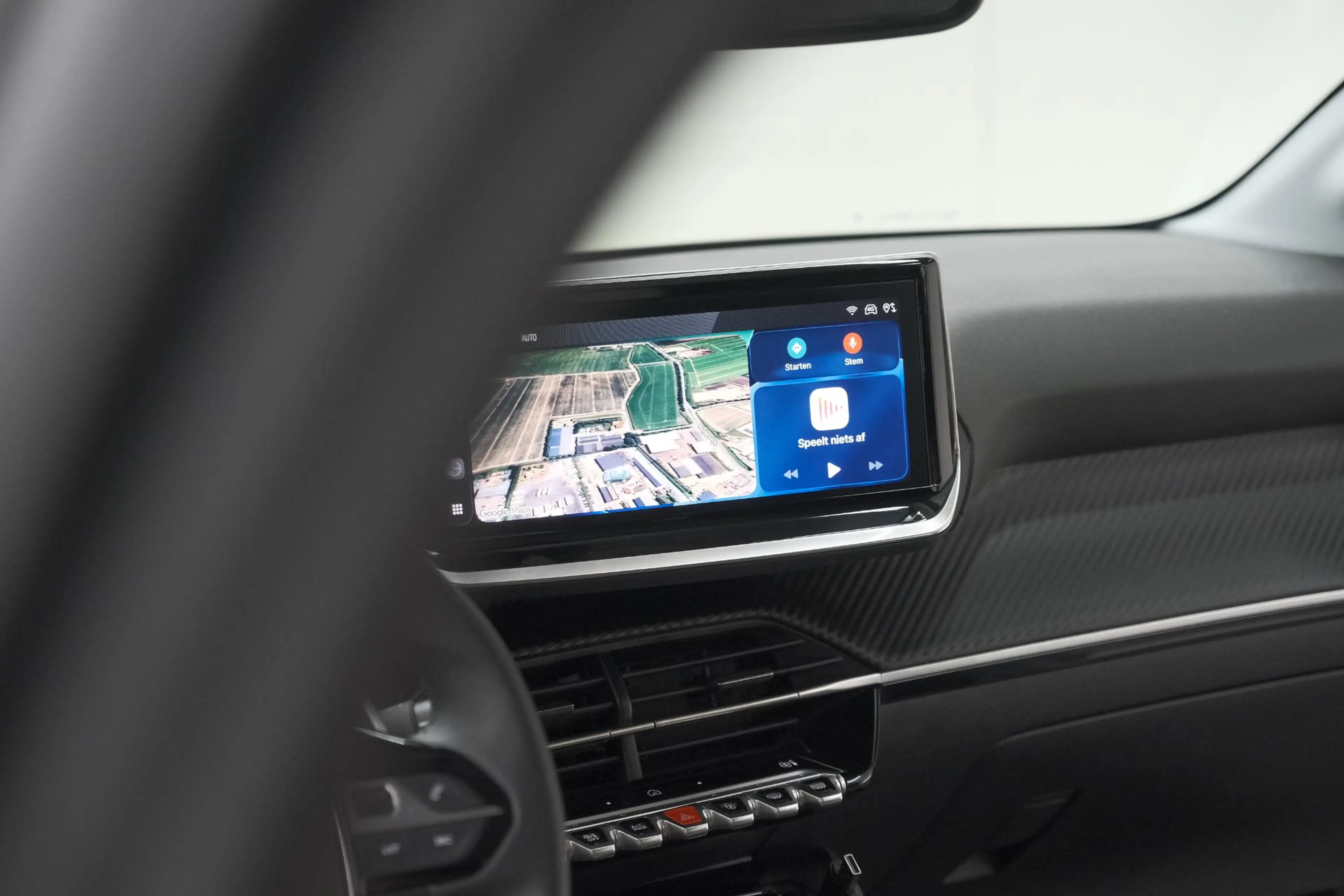 Peugeot 208 1.2 Hybrid 110 e-DCS6 Allure | Apple Carplay | Par — photo 3