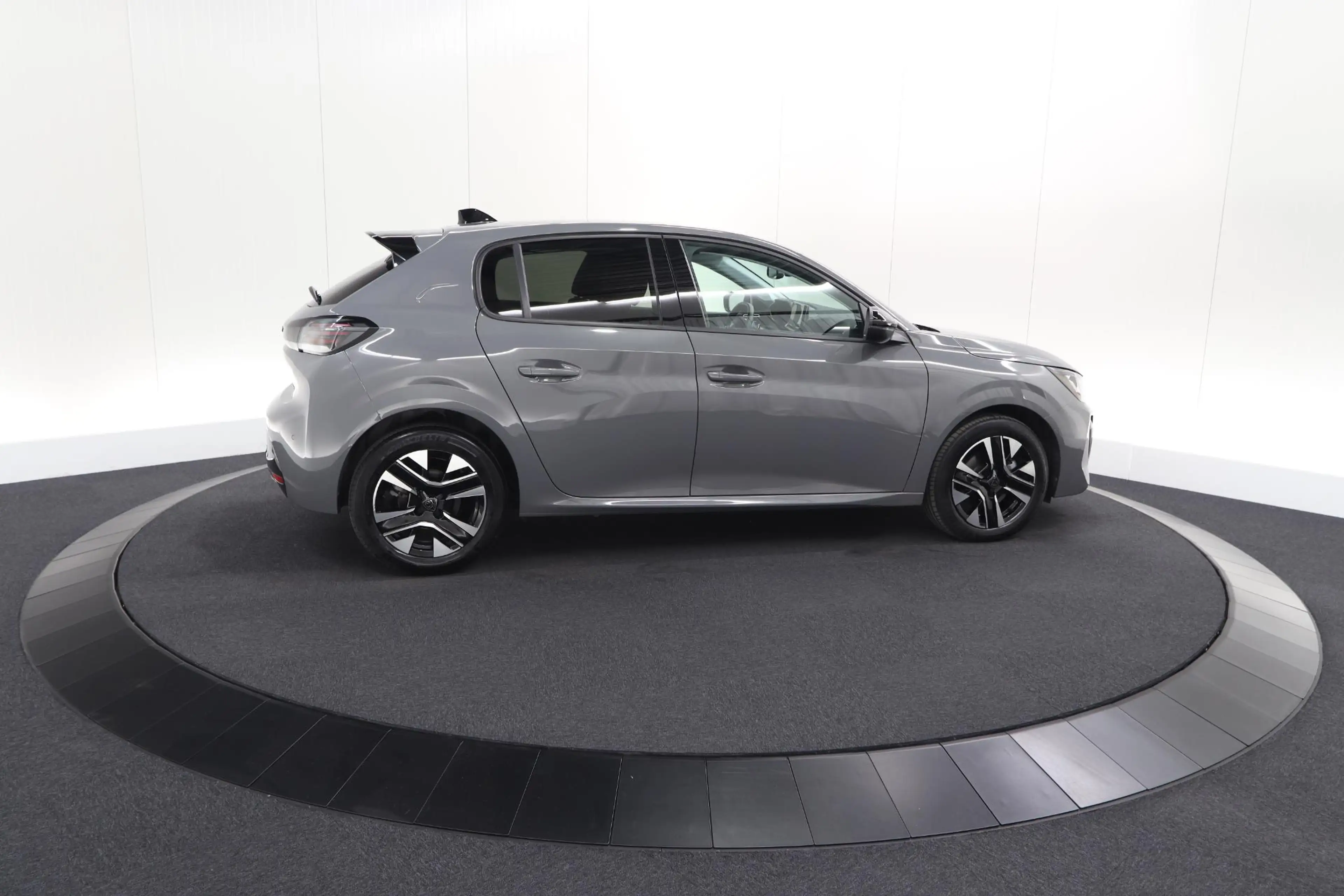 Peugeot 208 1.2 Hybrid 110 e-DCS6 Allure | Apple Carplay | Par — photo 8