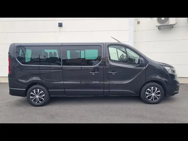 Renault Trafic view 4