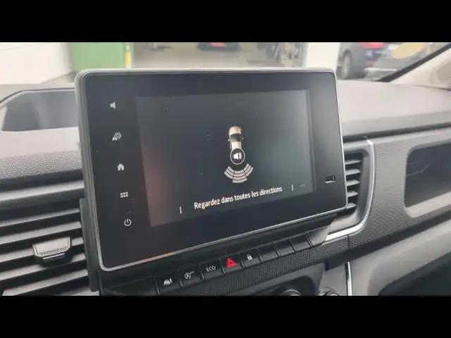 Renault Trafic view 14