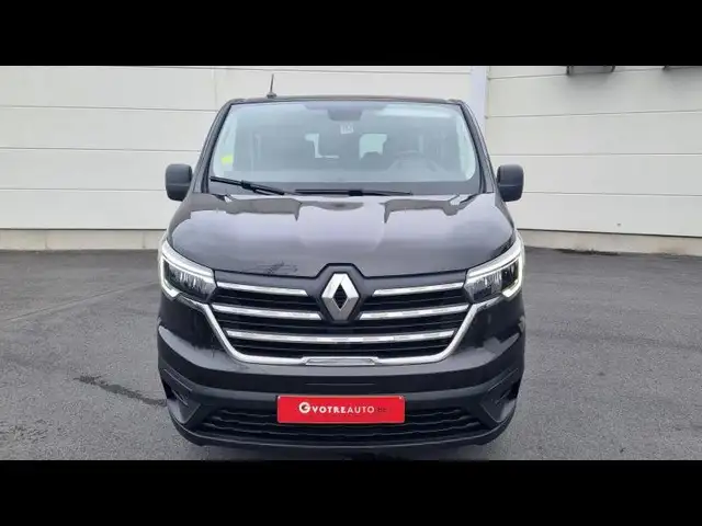 Renault Trafic view 2