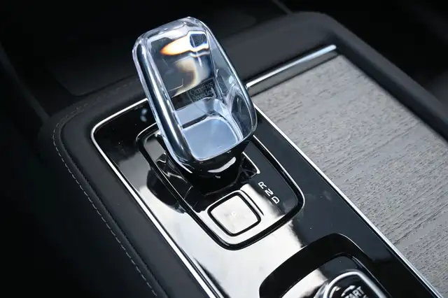 Volvo XC90 view 21