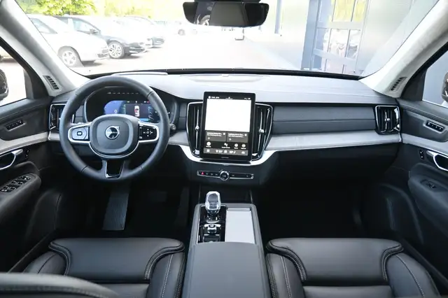 Volvo XC90 view 17