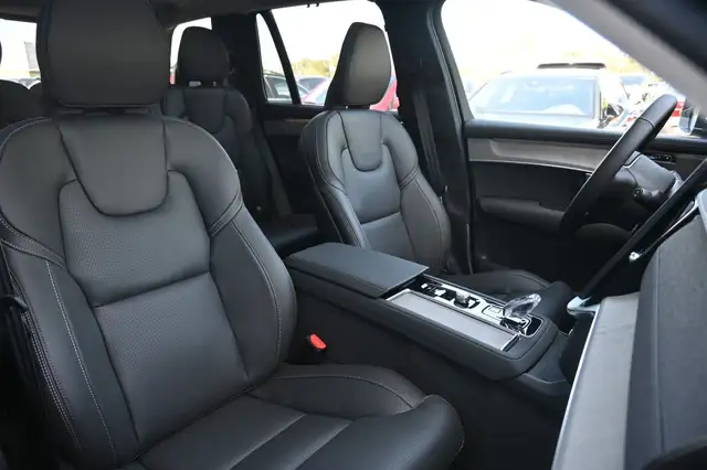 Volvo XC90 view 14