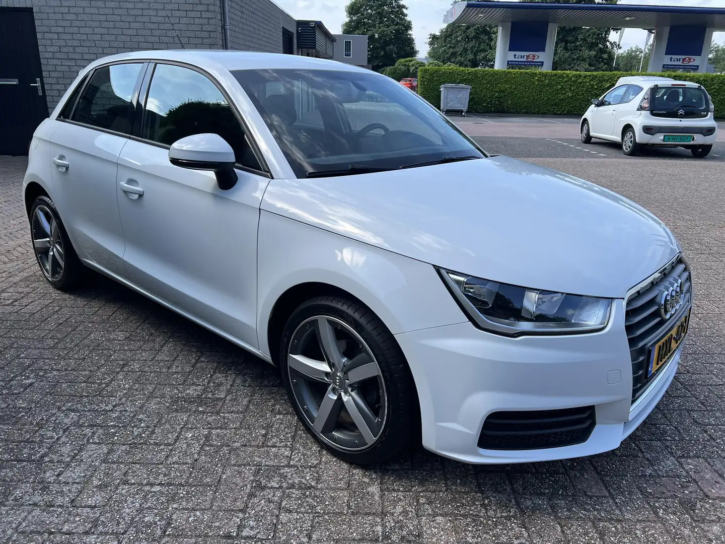 Audi A1 Sportback 1.0 TFSI Sport Wit - 2