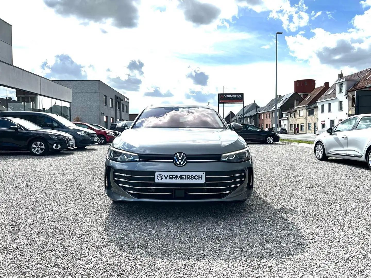 Volkswagen Passat Variant Passat Variant 1.5 e-TSI OPF DSG Business*TREKHAAK Grijs - 2