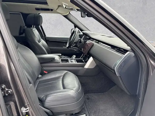 Land Rover Range Rover view 3