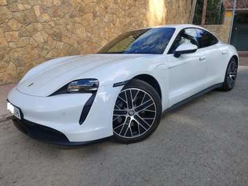 Berlina Automático de 4 Puertas