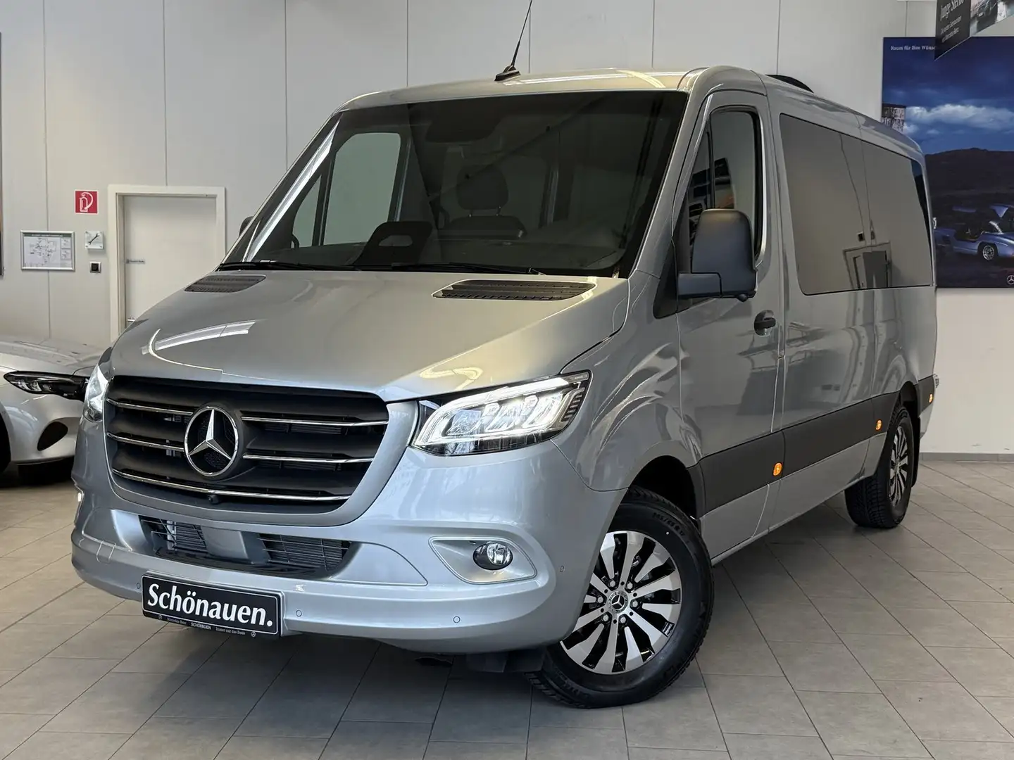 Mercedes-Benz Sprinter 319 CDI Tourer SELECT STDHZ+LED+DISTRO Silber - 1
