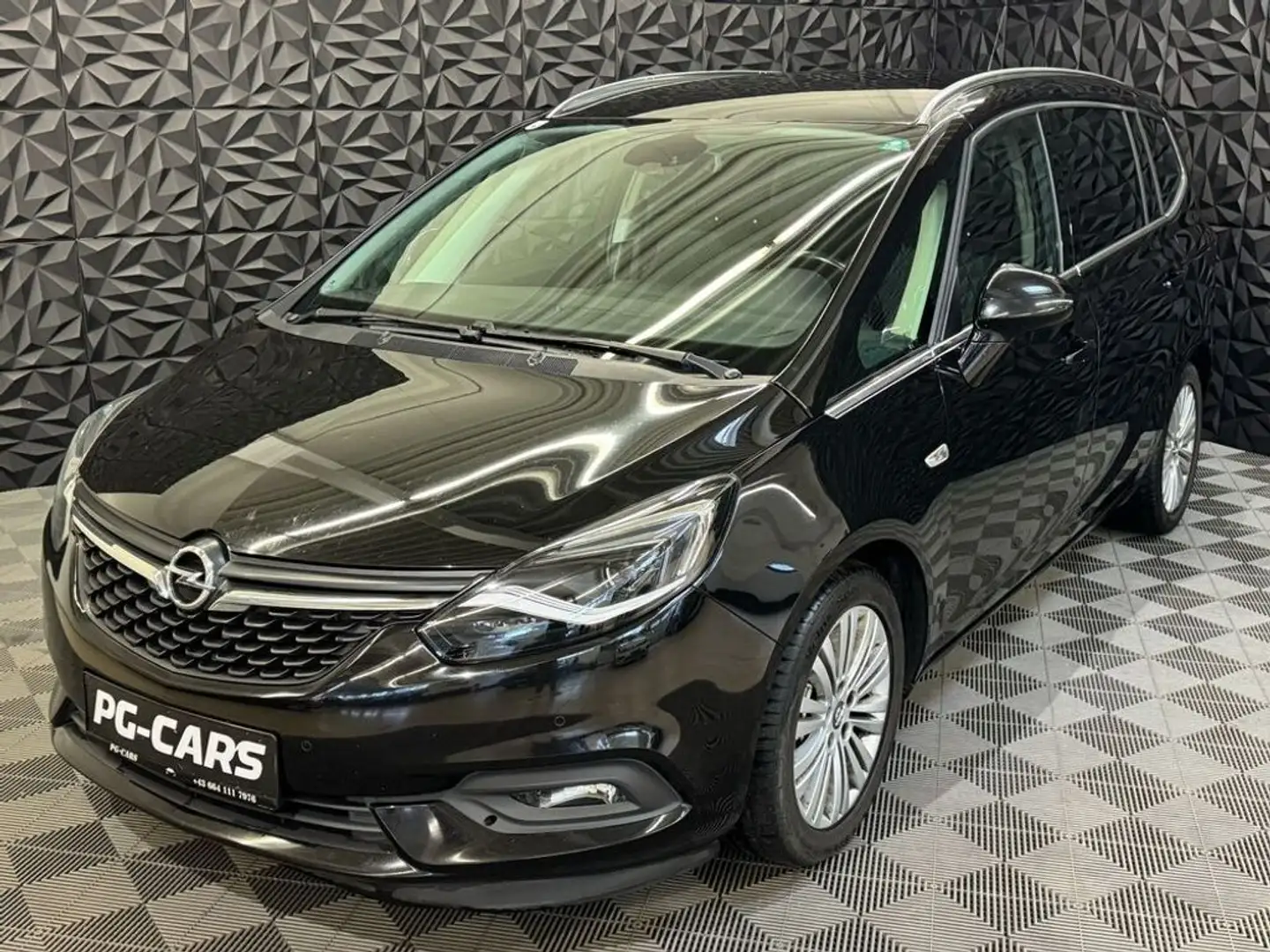 Opel Zafira Tourer 2.0 CDTI Innovation 7 Sitzer Black - 1
