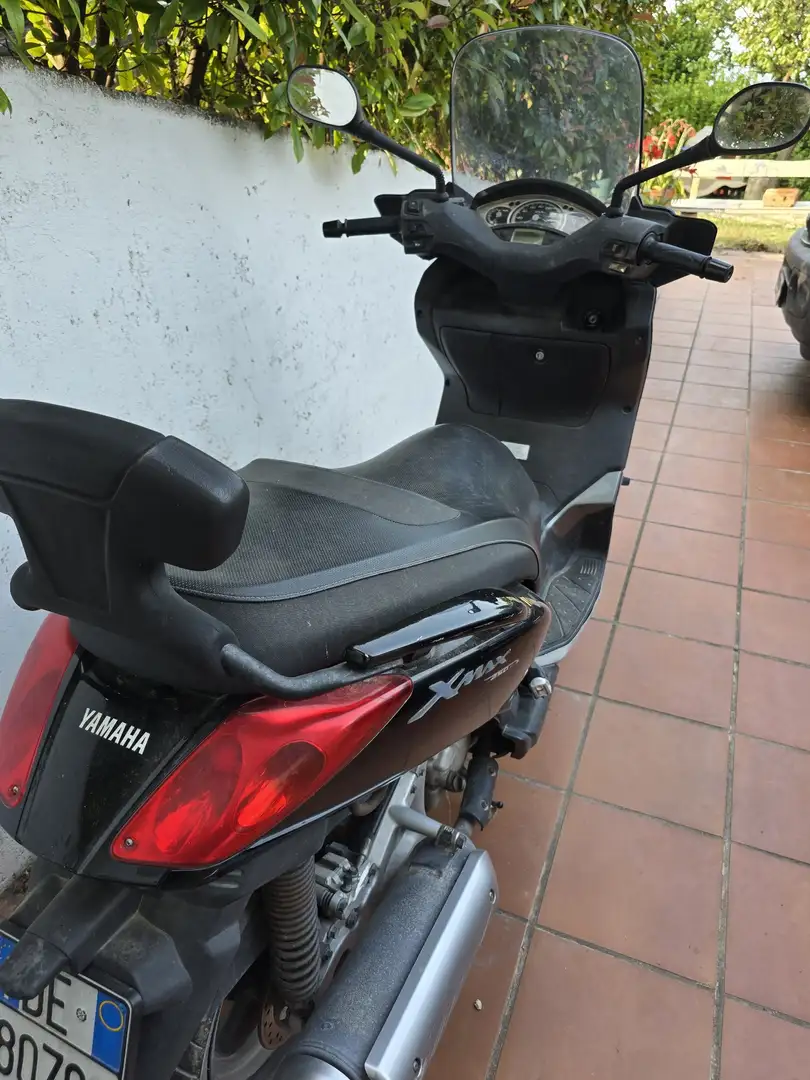 Yamaha X-Max 250 Černá - 1