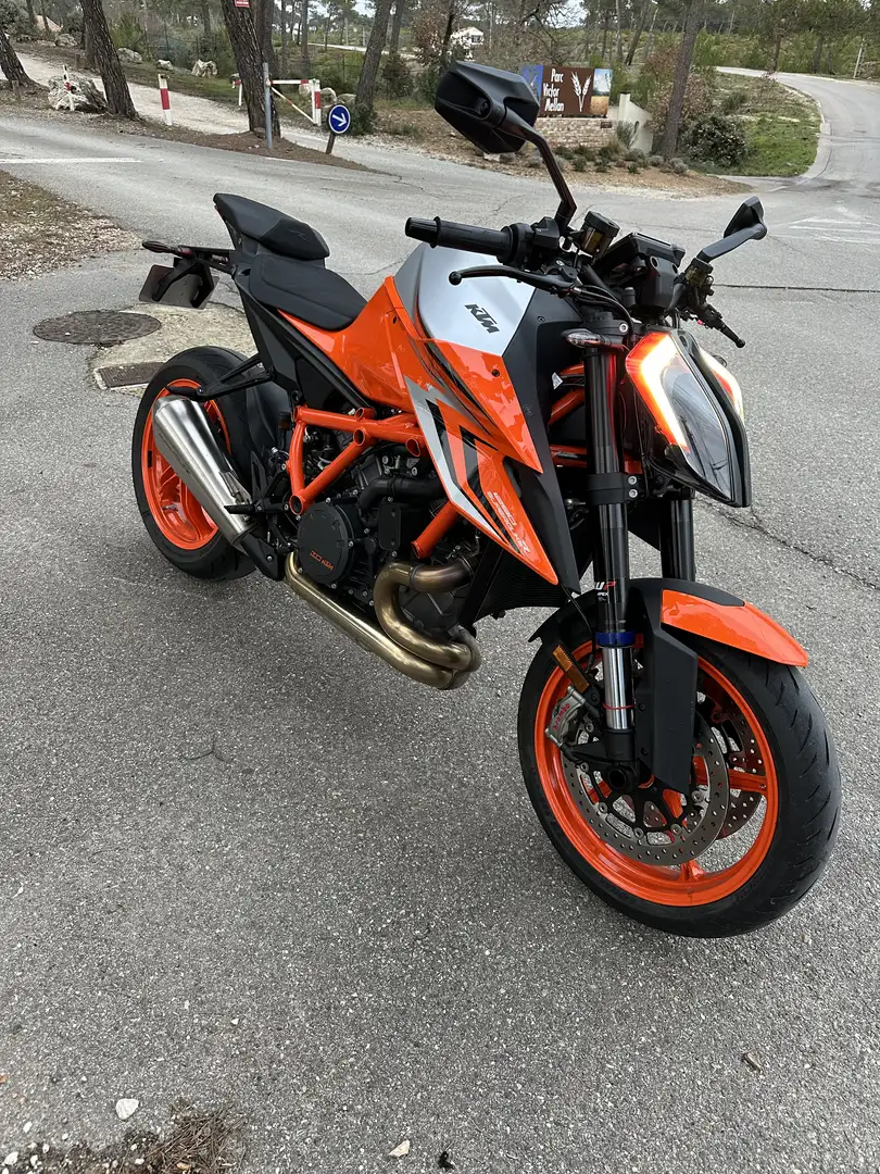 KTM 1290 Super Duke R - 1