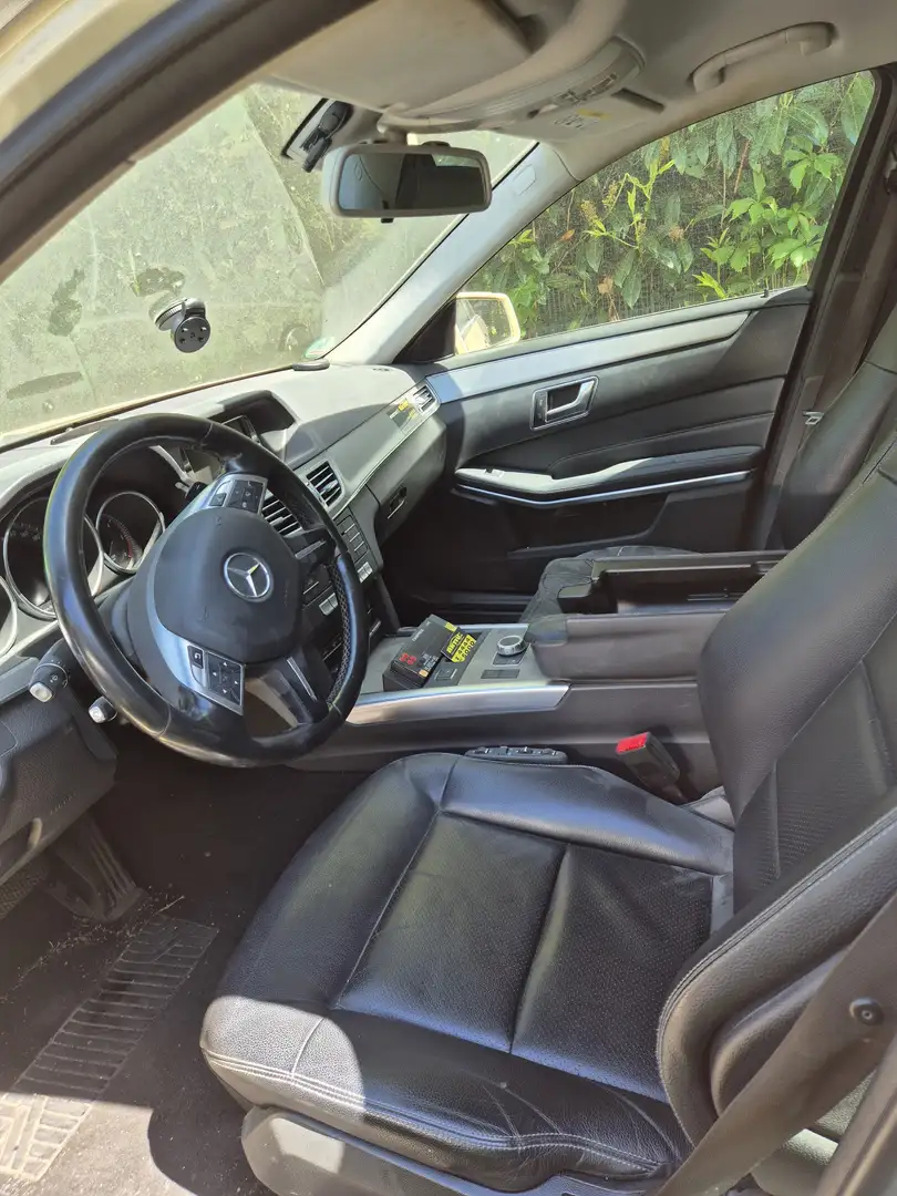 Mercedes-Benz E 200 Gelb - 2