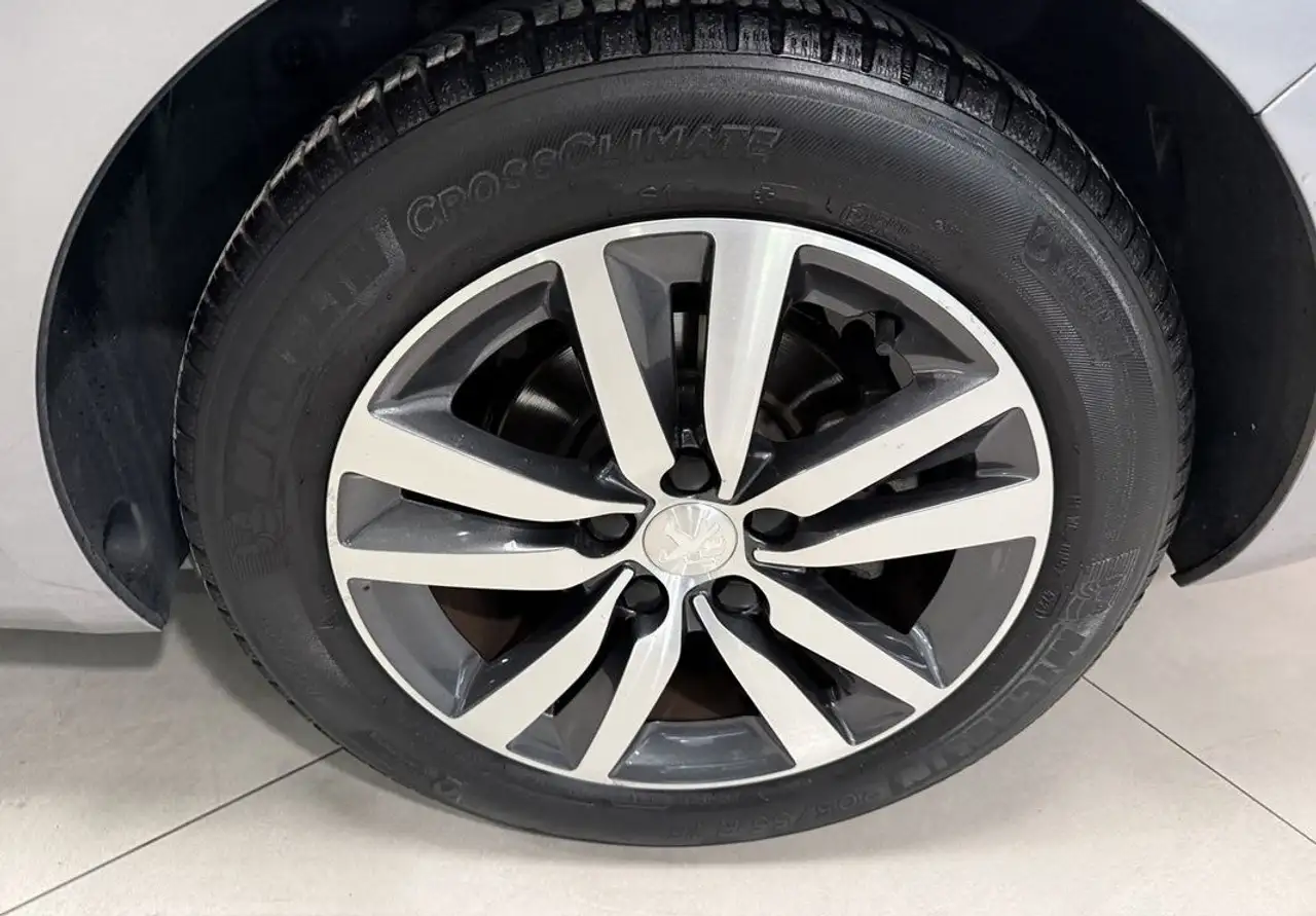 Peugeot 308 308 — photo 7