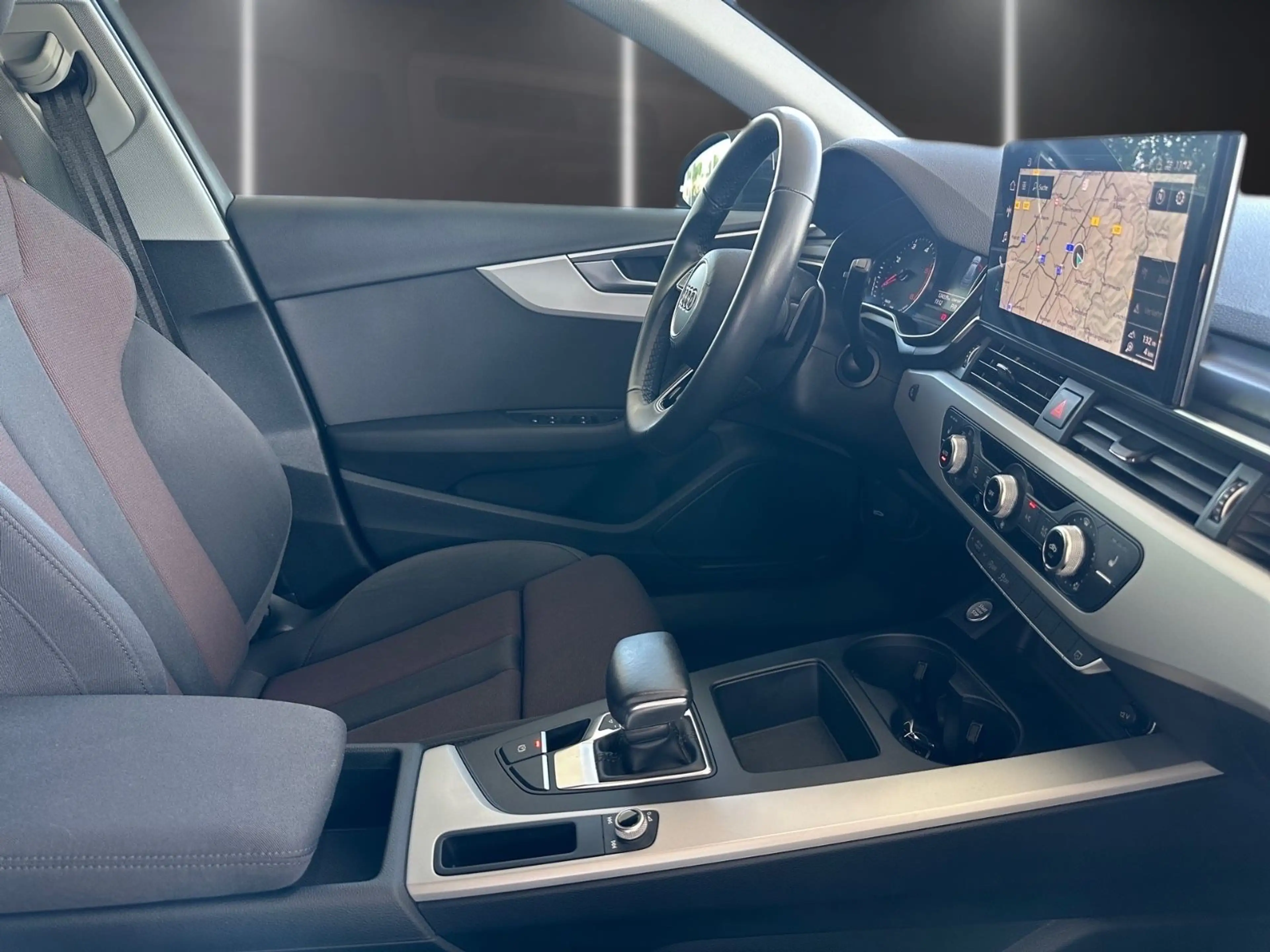 Audi A4 Avant 40 TDI quattro advanced/Tempomat/1.Hand — photo 24