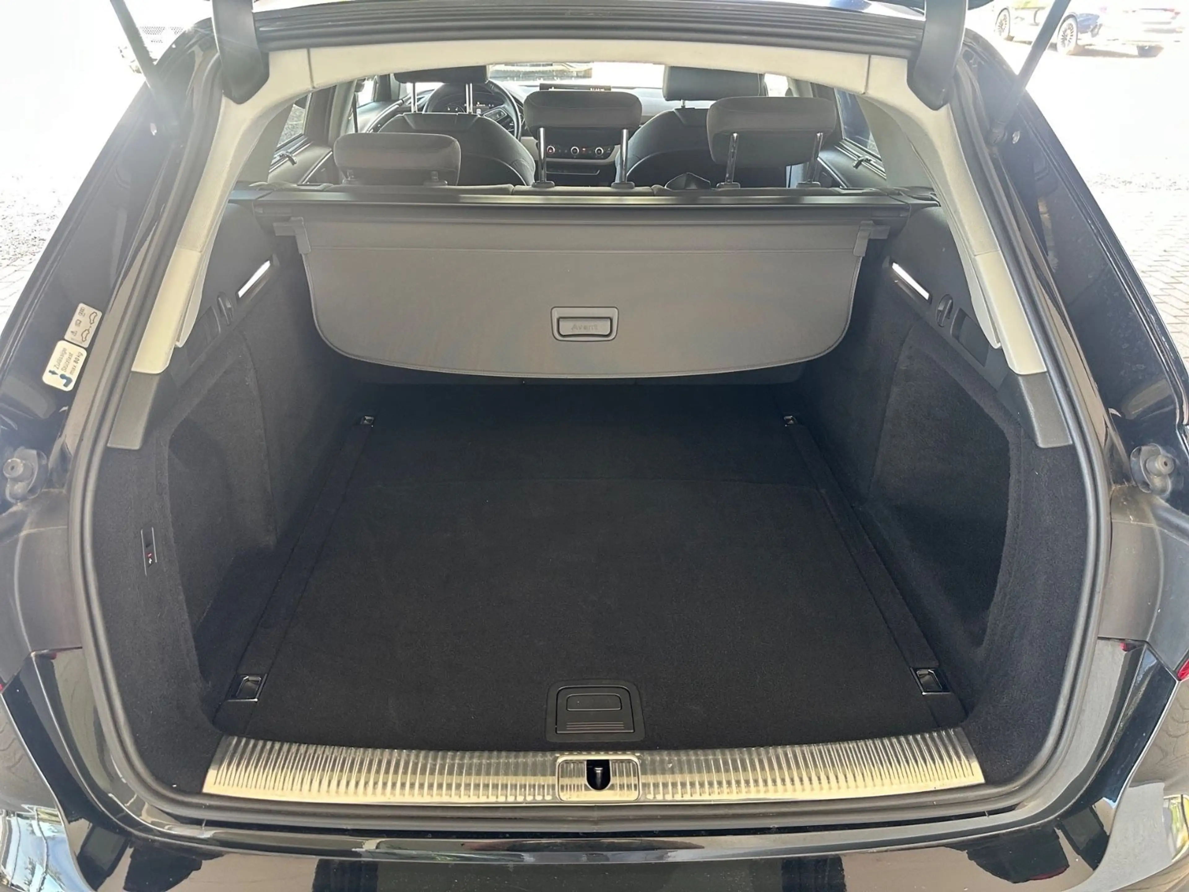 Audi A4 Avant 40 TDI quattro advanced/Tempomat/1.Hand — photo 12